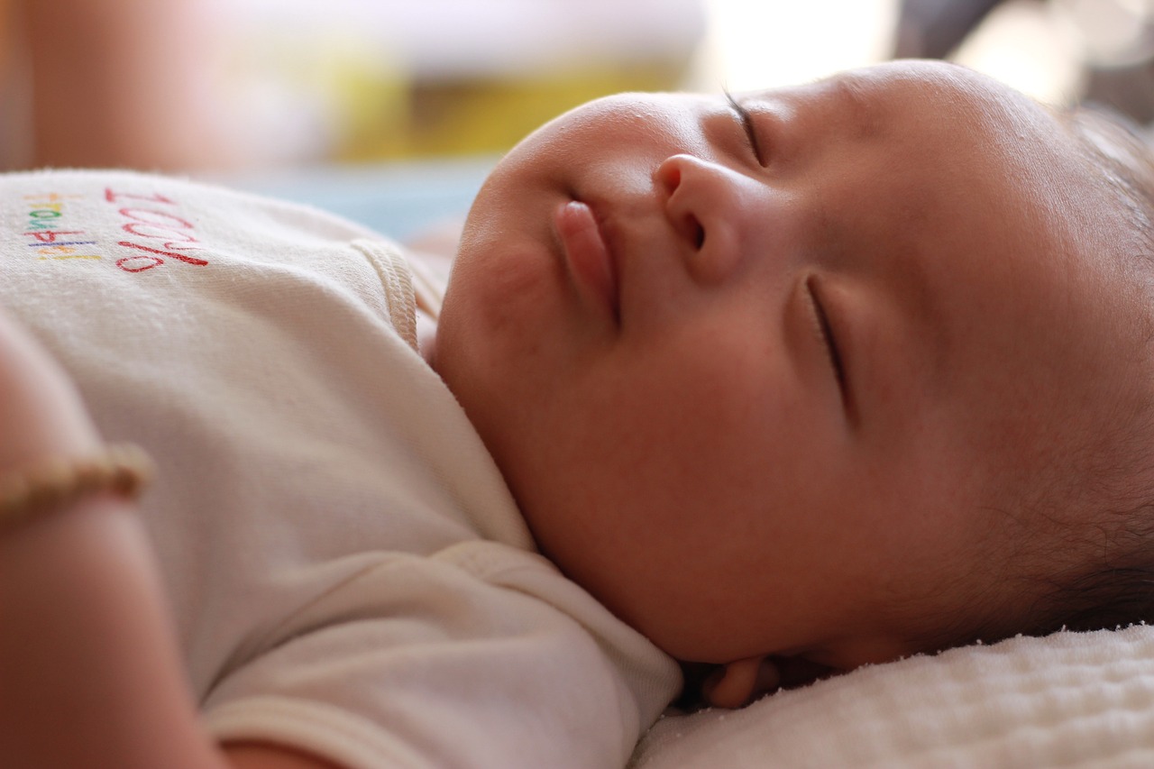 孕妈供卵生的宝宝睡觉为什么转圈（小孕妈供卵生的宝宝睡觉为什么会转圈）