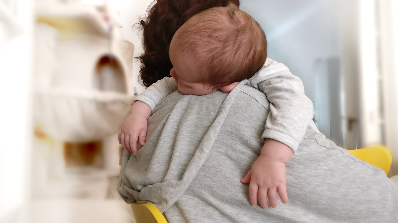 孕妈供卵生的宝宝把纸吃了怎么办（孕妈供卵生的宝宝把纸吃下去怎么办）